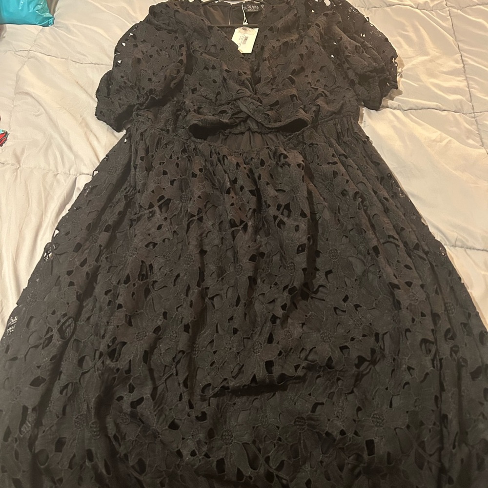 Elegant Black Lace Midi Dress